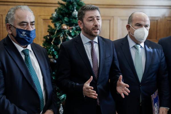 Ανδρουλάκης: Ο κ.Μητσοτάκης αποκλείει χιλιάδες μικρομεσαίες επιχειρήσεις απ'το Ταμείο Ανάκαμψης
