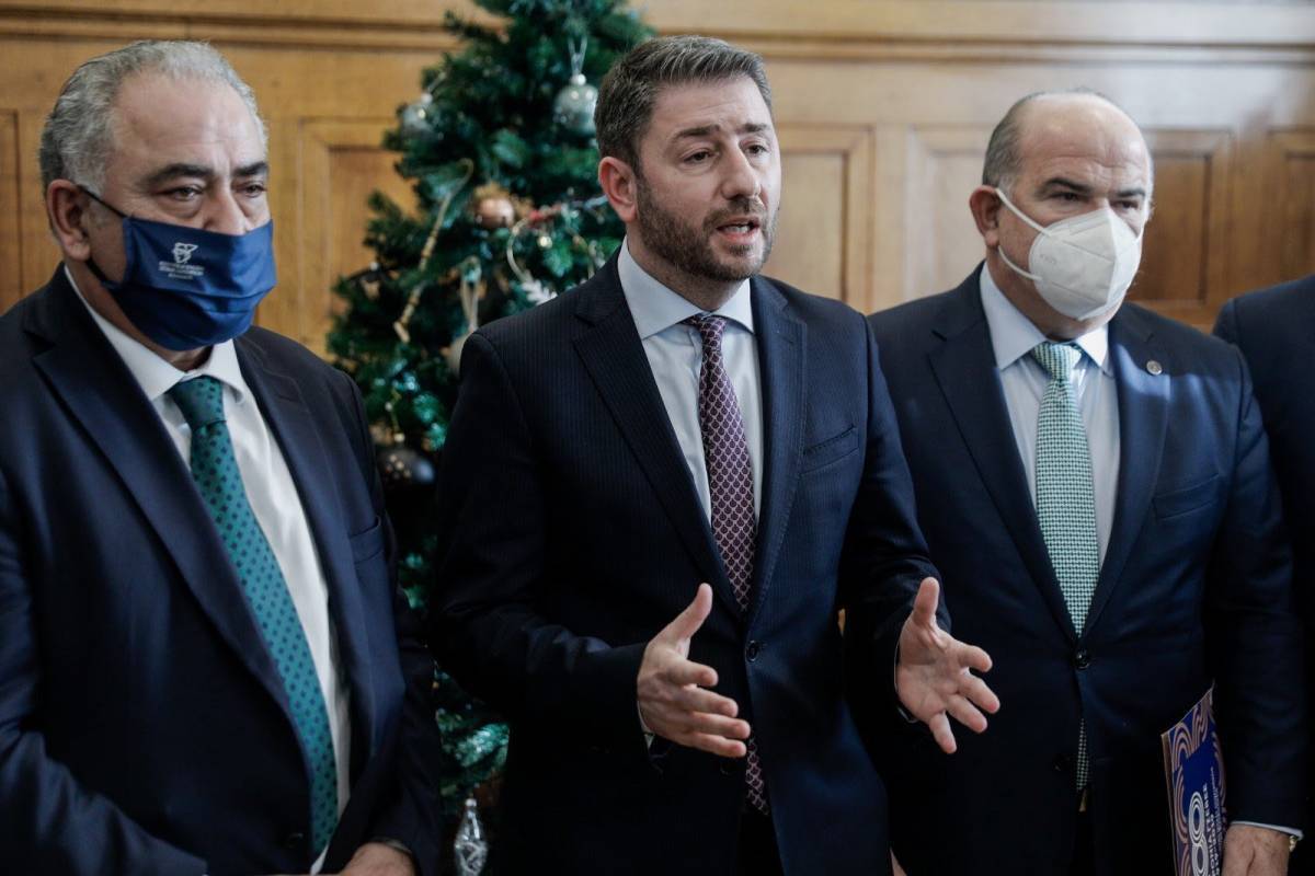 Ανδρουλάκης: Ο κ.Μητσοτάκης αποκλείει χιλιάδες μικρομεσαίες επιχειρήσεις απ'το Ταμείο Ανάκαμψης