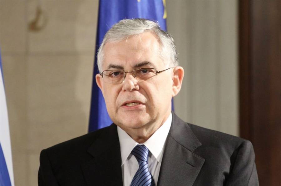Παπαδήμος: Συνεισφορά Ντράγκι στην αντιμετώπιση της ελληνικής κρίσης