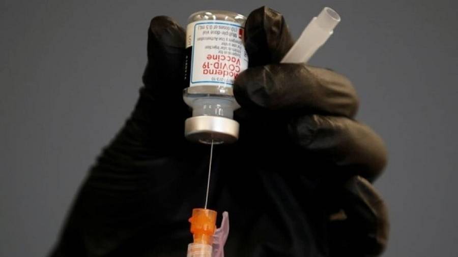 ΕΕ και ΗΠΑ μειώνουν τους περιορισμούς στις εξαγωγές εμβολίων