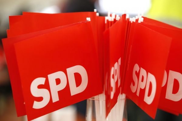 SPD: Πράσινο φως για τη συμμετοχή στην κυβέρνηση Μέρκελ