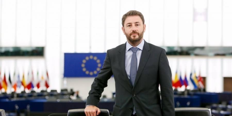 Ανδρουλάκης: Τι έγιναν τα 1,6 δις του προσφυγικού;