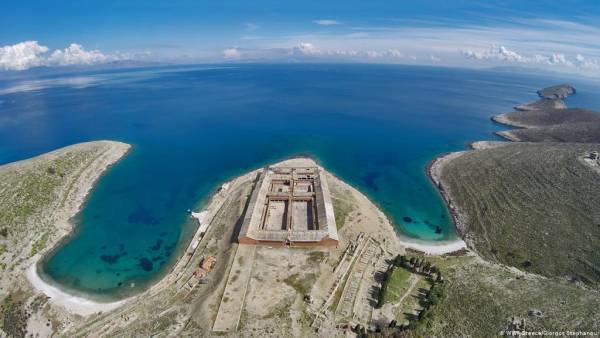 ΥΠΕΝ: Παρατείνεται κατά ένα έτος η ειδική προστασία της Γυάρου
