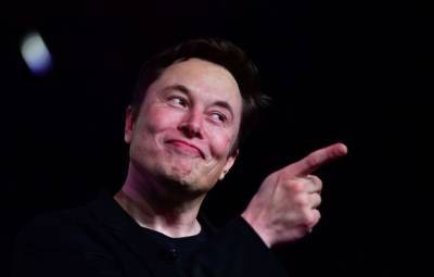 Ο Μασκ προσπάθησε να πουλήσει την Tesla στην Apple