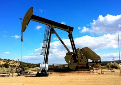Η μείωση τιμών της Saudi Aramco «ρίχνει» το πετρέλαιο
