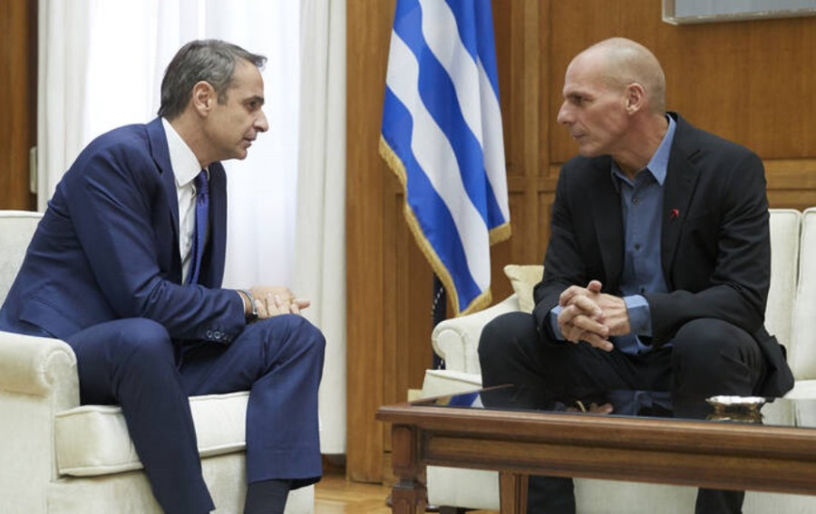 Διαγωνισμός... μαντινάδας ανάμεσα σε Μητσοτάκη και Βαρουφάκη