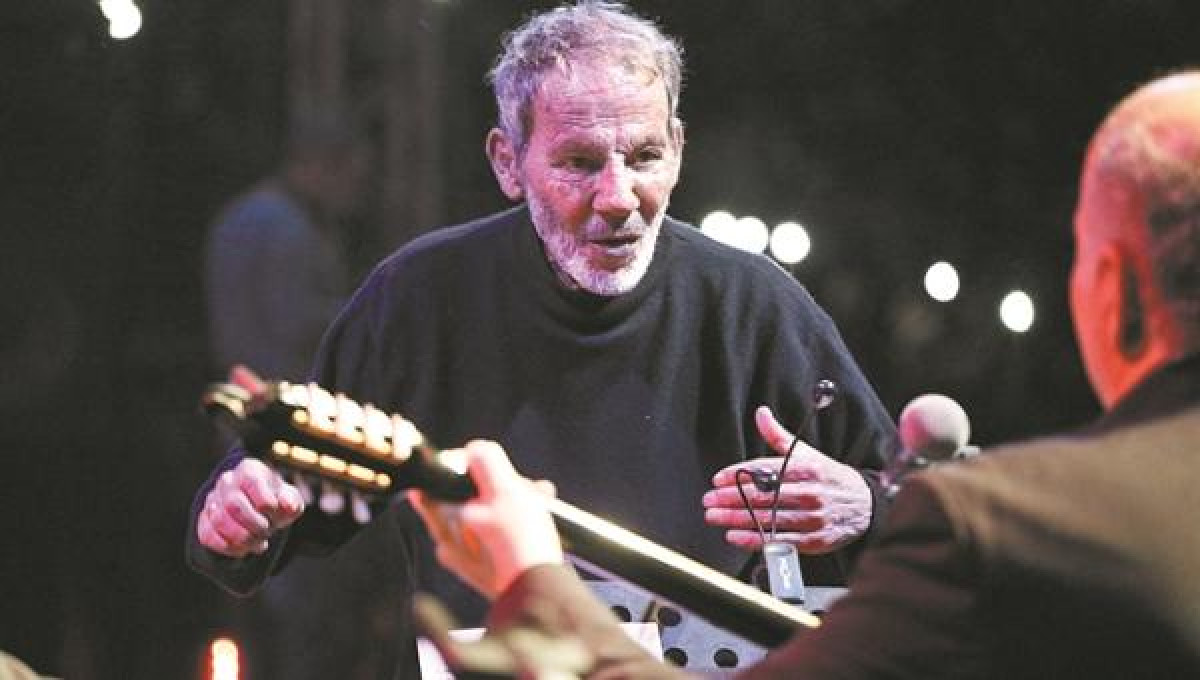 Στους πλημμυροπαθείς τα έσοδα της συναυλίας του Ξαρχάκου στο Λυκαβηττό