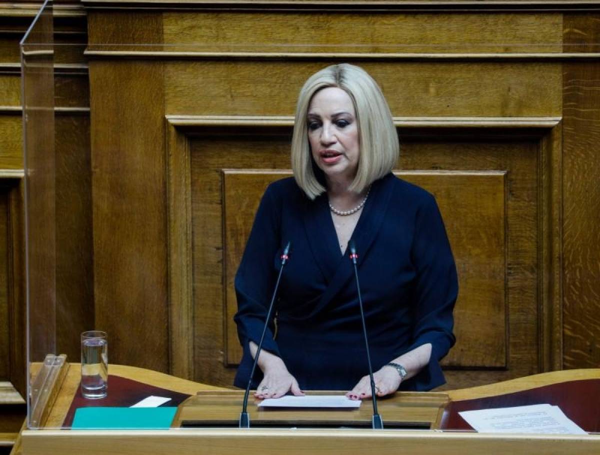 Γεννηματά: Η κυβέρνηση εφαρμόζει το δόγμα «μισή δουλειά, μισός μισθός»