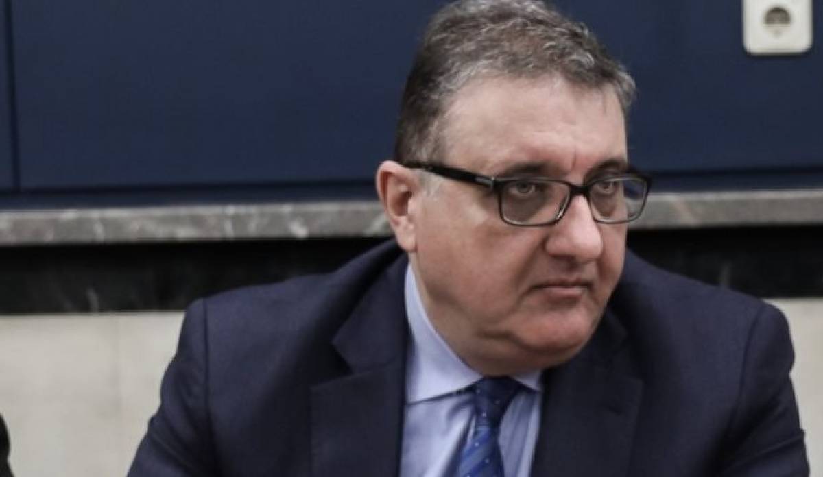 Εξαδάκτυλος: Γι'αυτό εξαιρέσαμε εκκλησίες και ΜΜΜ από τα rapid test