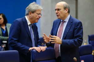 Χατζηδάκης: Ζητά εμπλοκή της ΕΤΕπ στην ενίσχυση της ευρωπαϊκής άμυνας