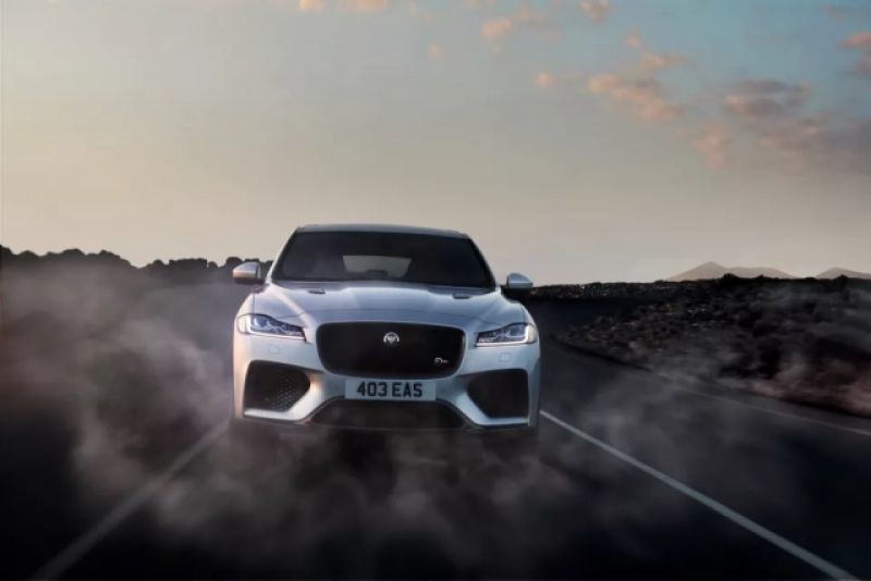 Το νέο, αεροδυναμικό θηρίο Jaguar F-PACE SVR