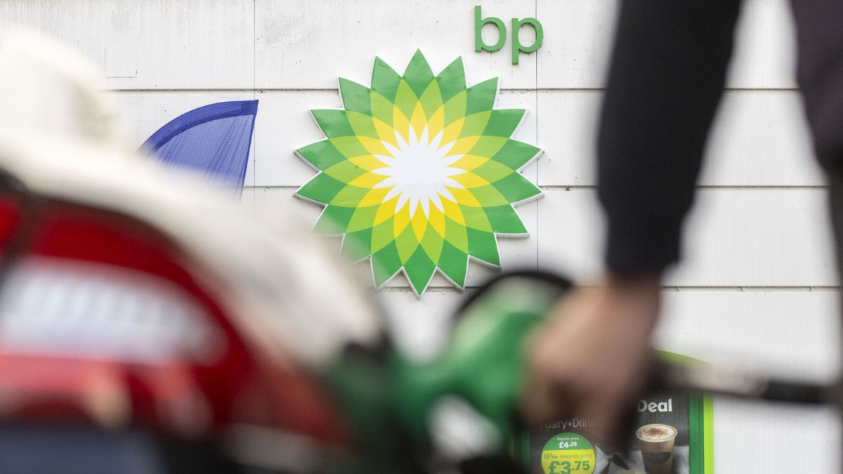 BP: Επαναπροσδιορίζει τη στρατηγική της μετά το χαμηλό τετραετίας