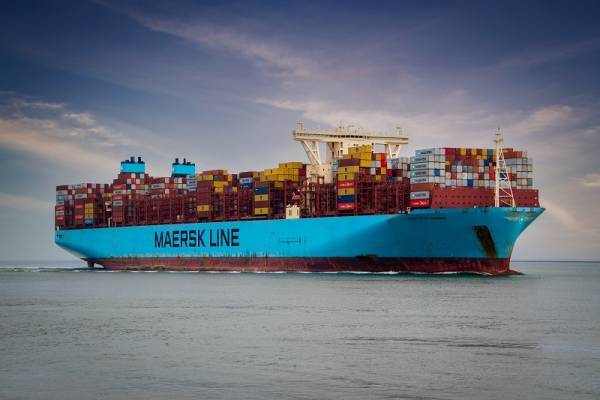 Η Maersk θέτει στόχους καθαρών μηδενικών εκπομπών μια δεκαετία νωρίτερα