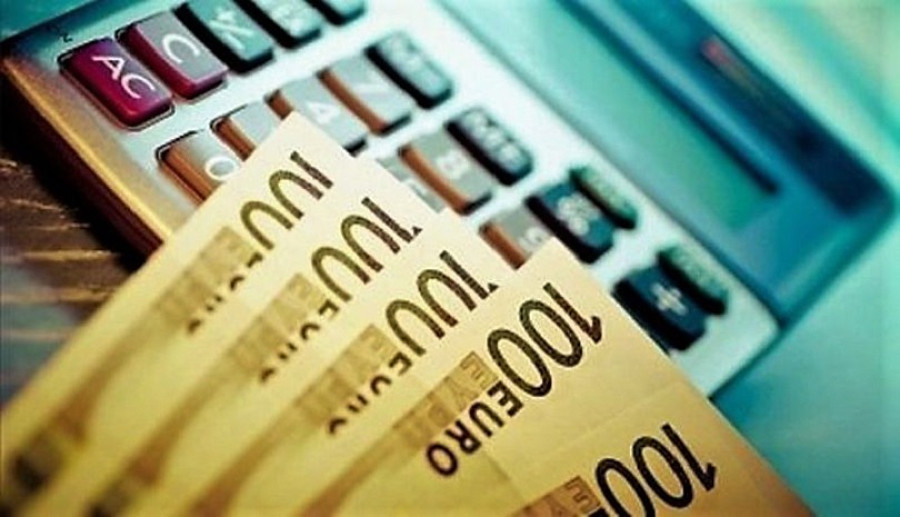 Οι πρόχειρες πονηριές του φορολογικού νομοσχεδίου με το τέλος επιτηδεύματος