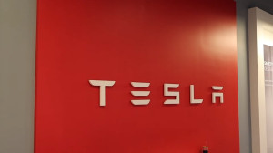 Η Tesla μηνύει το σουηδικό κράτος για τις απεργίες!