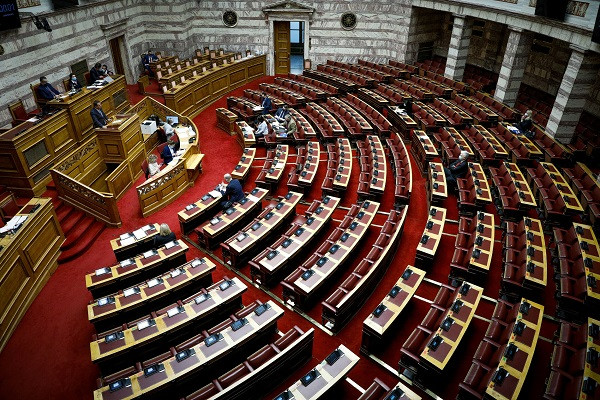 «Πέρασε» ο νέος κλιματικός νόμος- Ποιες τροπολογίες εγκρίθηκαν