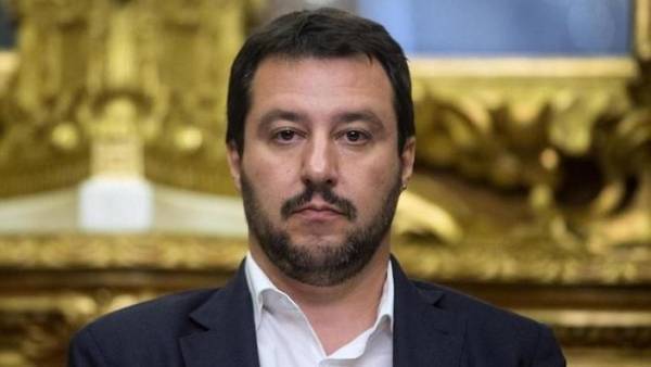 Ο Σαλβίνι... προειδοποιεί για διάλυση της ΕΕ