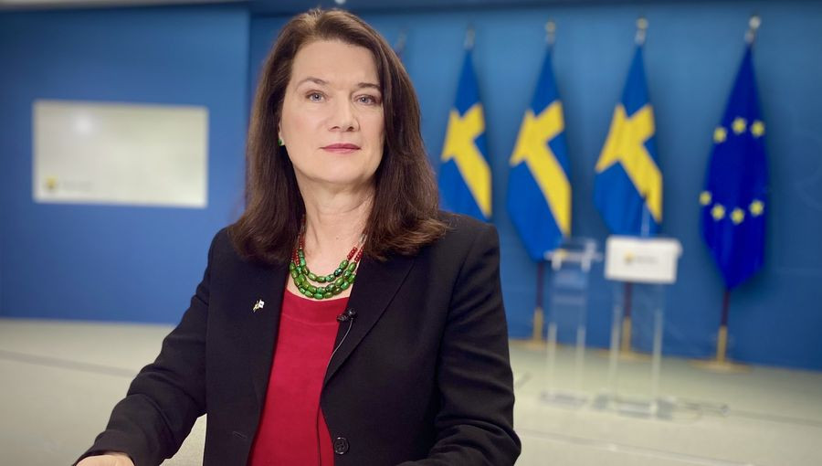 H Σουηδία υπέγραψε την αίτηση για ένταξη στο ΝΑΤΟ