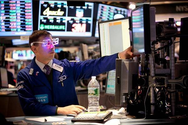 Στο «κόκκινο» η Wall Street με «βαρίδι» τον τεχνολογικό κλάδο