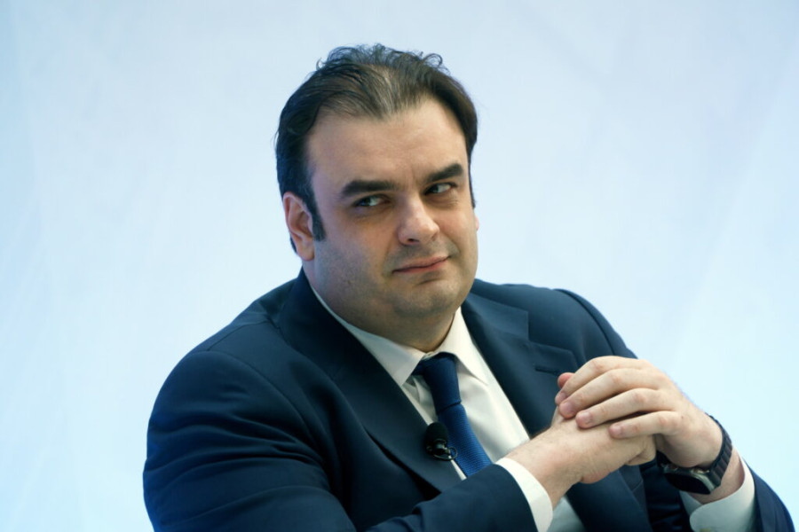 Προεκλογική περίοδος με σφραγίδα Πιερρακάκη