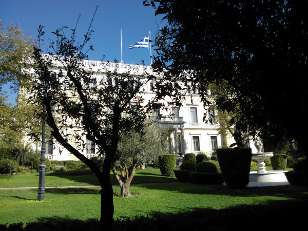 «Βαριά» η συνάντηση Τασούλα - Σαμαρά στο Προεδρικό