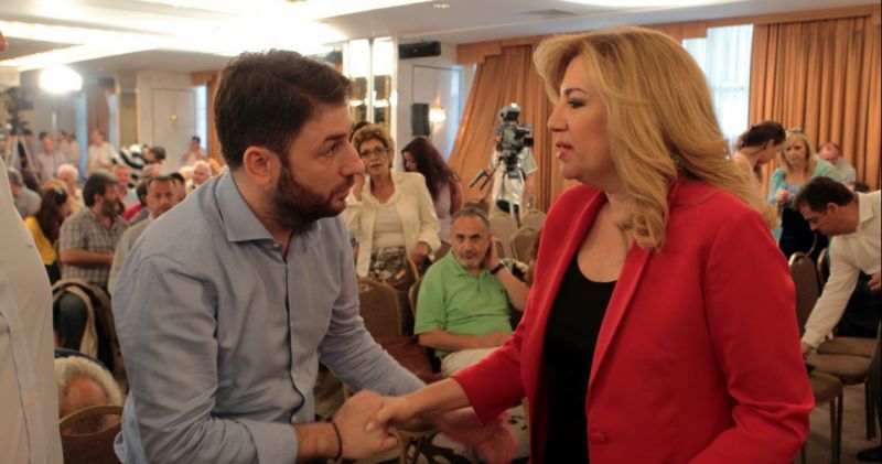 Βγήκαν τα μαχαίρια εν όψει β' γύρου στην Κεντροαριστερά