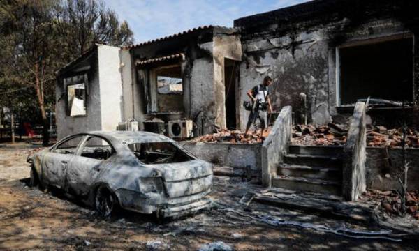 Ασφαλιστικές εταιρίες: Σε εφαρμογή ειδικά σχέδια για τους πυρόπληκτους-Τι περιλαμβάνουν