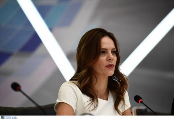 Αχτσιόγλου: Ψέματα οι δηλώσεις Βρούτση για εκκρεμείς συντάξεις