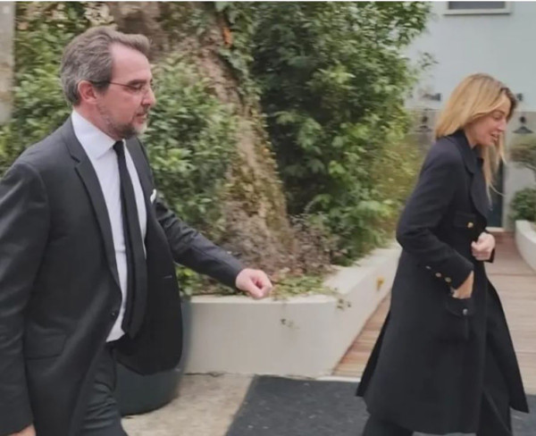 Ευφάνταστα «βασιλικά» σενάρια για το χώρο της Δεξιάς