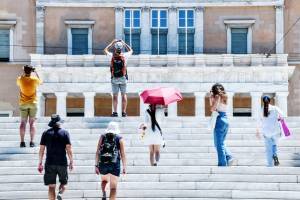 Ο καύσωνας πλήττει τη χώρα- Θερμοκρασίες έως 44 βαθμούς