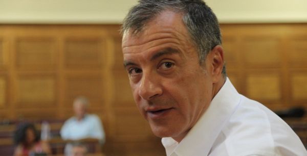 Γιατί επιμένει ο Θεοδωράκης στην κλήρωση των συνέδρων;