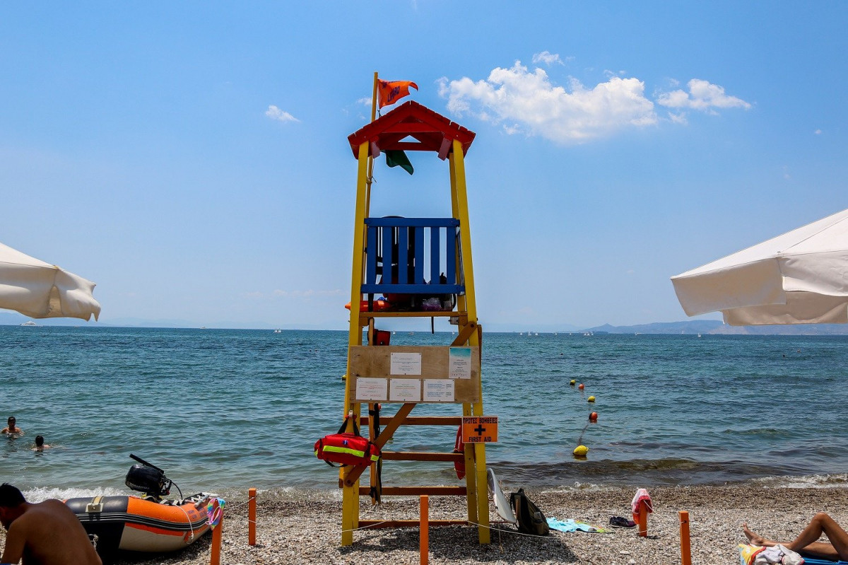 ΥΠΕΣ: 7 εκατ. ευρώ σε 115 δήμους για ναυαγοσωστική κάλυψη