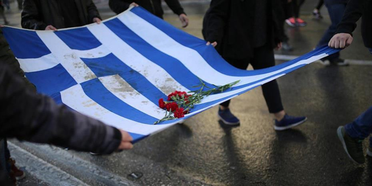 Πολυτεχνείο: H σημαία στην Αμερικανική Πρεσβεία, μικροεντάσεις και συλλήψεις - Ιδιαίτερα αυξημένα μέτρα ασφαλείας