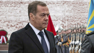 Μεντβέντεφ: Εχθρός της Ρωσίας η Ευρωπαϊκή Ένωση – Δεν αποτελεί μικρότερη απειλή από το ΝΑΤΟ