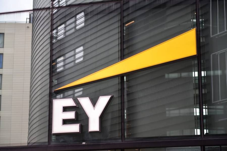 EY: Δέσμευση για μηδενικό αποτύπωμα άνθρακα μέχρι τέλος του 2020