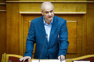 Καζαμίας: Οι ελληνοτουρκικές συνομιλίες ίσως αποτελέσουν «παγίδα» για το Κυπριακό