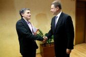 Ντομπρόβσκις: Προχωρήστε γρήγορα- Τσακαλώτος: Δεν υπάρχει λευκή επιταγή