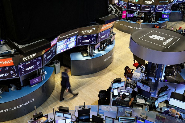 Wall Street: Επιστροφή στις απώλειες- «Βαρίδι» ο πληθωρισμός χονδρικής
