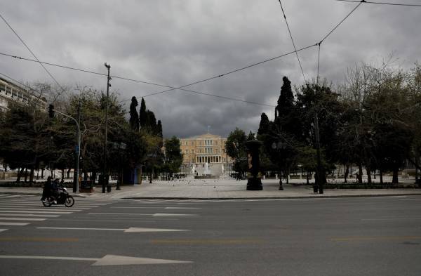 Times του Λονδίνου: Οι Έλληνες στηρίζουν τα μέτρα κατά κορονοϊού