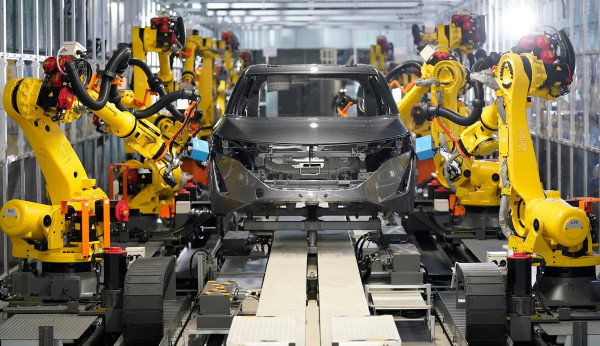 Nissan: Νέες περικοπές 10.000 θέσεων εργασίας