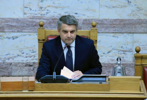 Κωνσταντινόπουλος: Μετά τη διαγραφή παραδίδει την έδρα στο ΠΑΣΟΚ - Ο Βαγγέλης Γιαννακούρας στη θέση του