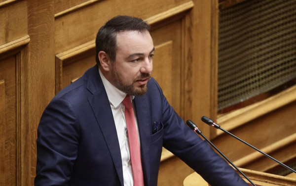 Παρασύρης: Κοινοβουλευτική παρέμβαση για τις μαζικές εξαιρέσεις έργων ΑΠΕ από το νέο Χωροταξικό Πλαίσιο