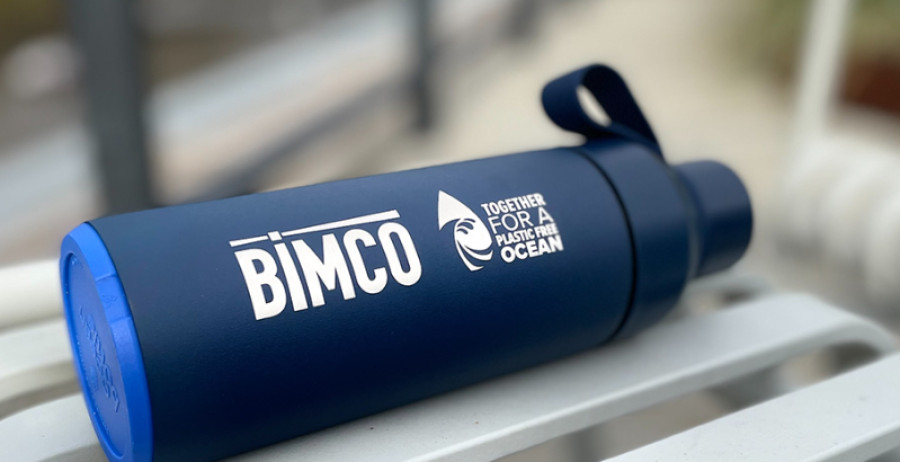 BIMCO: Αφαιρεί τα πλαστικά μπουκάλια μιας χρήσης από τα πλοία