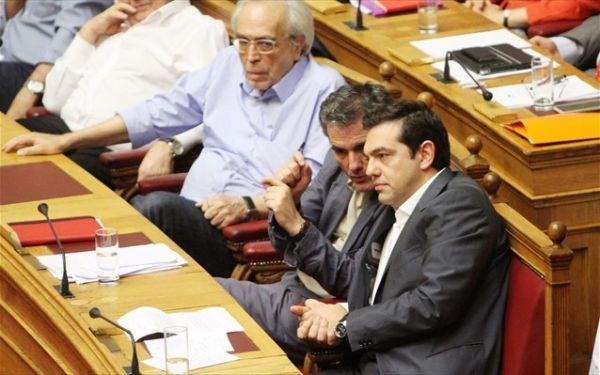 Κυβέρνηση: Εφαρμόζουμε τη συμφωνία – Δε προβλέπεται άλλο πακέτο