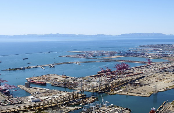 «Πράσινο φως» σε κρίσιμο έργο εμβάθυνσης στο λιμάνι Λονγκ Μπιτς