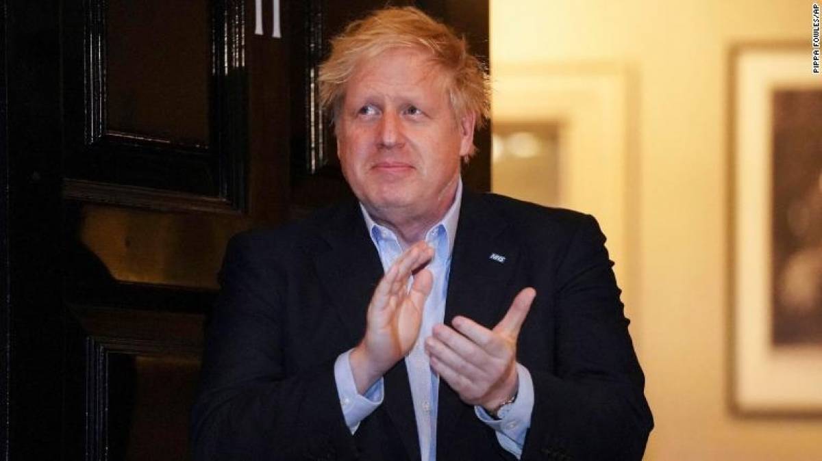 Downing Street: Ο Μπόρις Τζόνσον αναπνέει «χωρίς υποστήριξη»