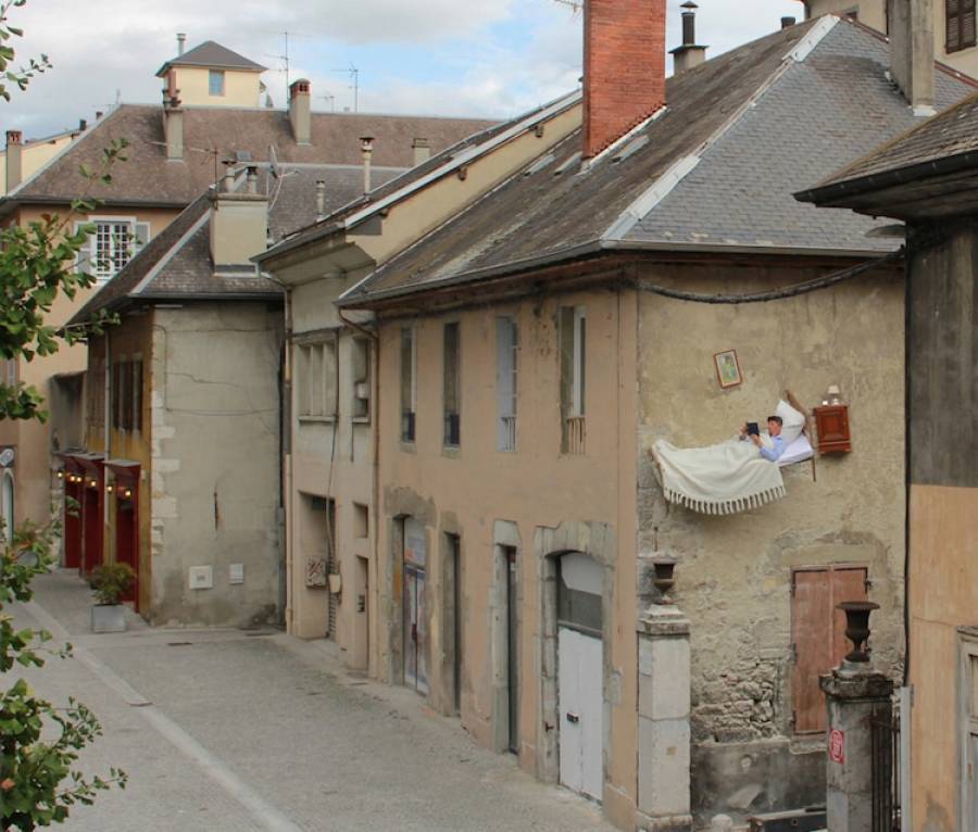 Σκηνές της καθημερινής ζωής…«ζωντανεύουν» σε εγκαταλελειμμένα κτίρια της Γάλλιας