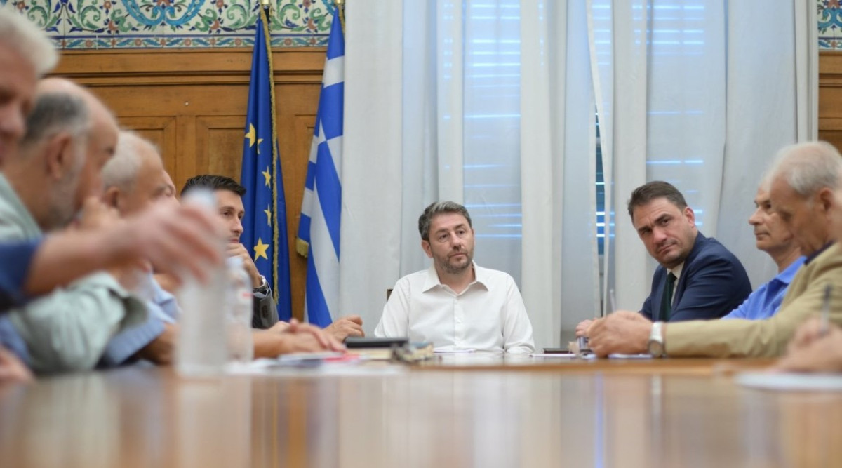 Ανδρουλάκης: Δέσμευση για κατάργηση προσωπικής διαφοράς, νέο ΕΚΑΣ, μείωση εισφοράς αλληλεγγύης