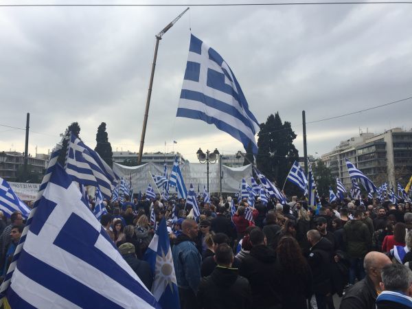 Στα &quot;μαχαίρια&quot; κυβέρνηση και αντιπολίτευση για το συλλαλητήριο της Αθήνας
