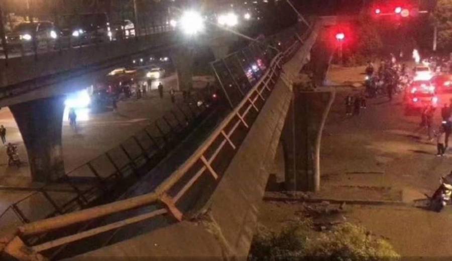 Κατέρρευσε γέφυρα πάνω σε αυτοκίνητα στην Κίνα- Φόβοι για νεκρούς
